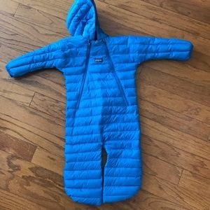 Patagonia baby down puffer snowsuit bunting onesie size 12 months.